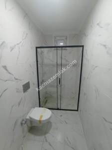 Küçükyalıda Yeni Binada Bahçe Teras Kullanımlı 1+1 19