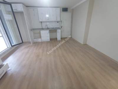 Küçükyalıda Yeni Binada Bahçe Teras Kullanımlı 1+1 7