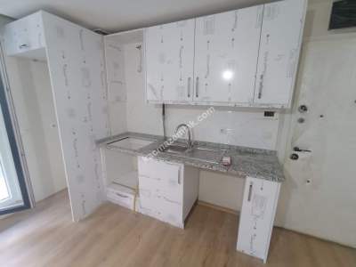 Küçükyalıda Yeni Binada Bahçe Teras Kullanımlı 1+1 11