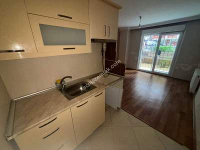 Yeni Binada 1+1 Bahce Kullanımlı Süper Konumda Daire 1