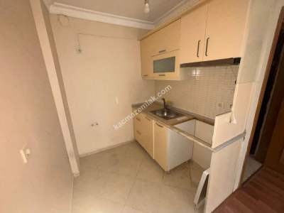 Yeni Binada 1+1 Bahce Kullanımlı Süper Konumda Daire 2