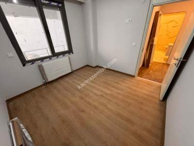 Acıbademde Sıfır Binada Kapalı Mutfaklı Kiralık 1+1 8