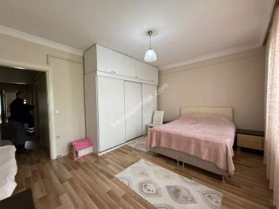 Nuhkuyusu Caddesinde, Kombili, İçi Masrafsız Bakımlı2+1 10