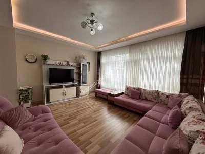 Nuhkuyusu Caddesinde, Kombili, İçi Masrafsız Bakımlı2+1 23