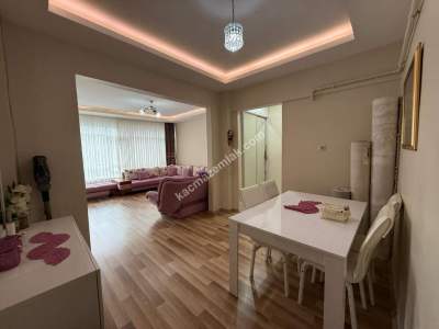 Nuhkuyusu Caddesinde, Kombili, İçi Masrafsız Bakımlı2+1 17