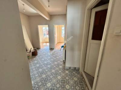 Ünalan Mah 2.Kat 85 M2 Balkonlu Mutfak Yenilenmiş Daire 15