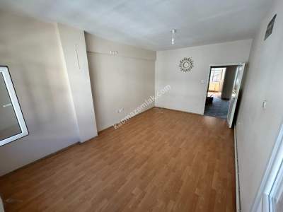 Ünalan Mah 2.Kat 85 M2 Balkonlu Mutfak Yenilenmiş Daire 6