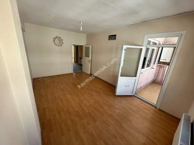 Ünalan Mah 2.Kat 85 M2 Balkonlu Mutfak Yenilenmiş Daire 5