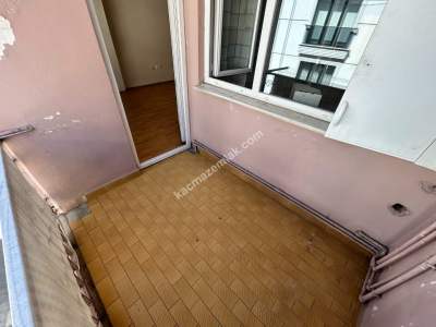 Ünalan Mah 2.Kat 85 M2 Balkonlu Mutfak Yenilenmiş Daire 8