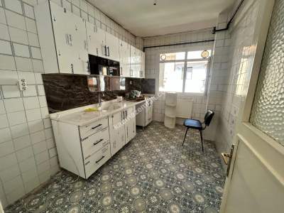 Ünalan Mah 2.Kat 85 M2 Balkonlu Mutfak Yenilenmiş Daire 11