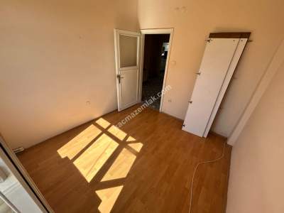 Ünalan Mah 2.Kat 85 M2 Balkonlu Mutfak Yenilenmiş Daire 21