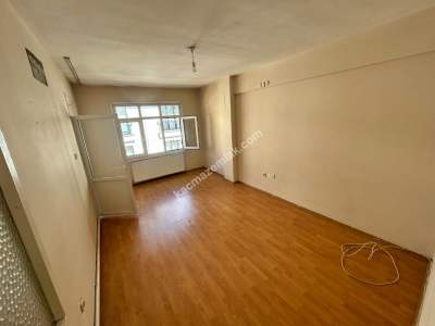 Ünalan Mah 2.Kat 85 M2 Balkonlu Mutfak Yenilenmiş Daire 3