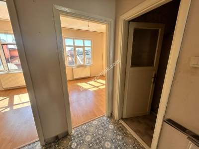 Ünalan Mah 2.Kat 85 M2 Balkonlu Mutfak Yenilenmiş Daire 23