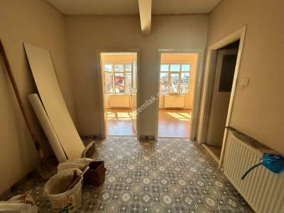 Ünalan Mah 2.Kat 85 M2 Balkonlu Mutfak Yenilenmiş Daire 18