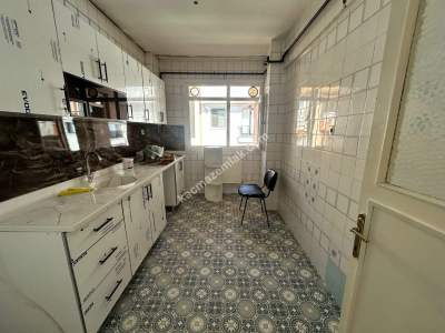 Ünalan Mah 2.Kat 85 M2 Balkonlu Mutfak Yenilenmiş Daire 12