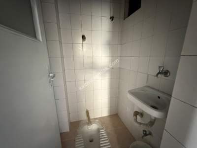 Yavuztürk İlkokulun Karşısında İçi Temiz 2+1 Kiralık 15