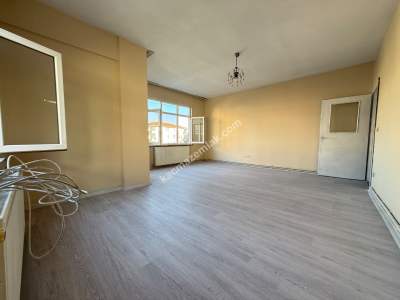 Yavuztürk İlkokulun Karşısında İçi Temiz 2+1 Kiralık 1