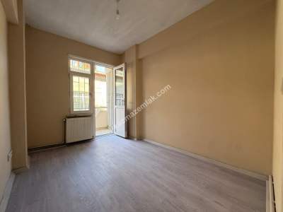 Yavuztürk İlkokulun Karşısında İçi Temiz 2+1 Kiralık 5