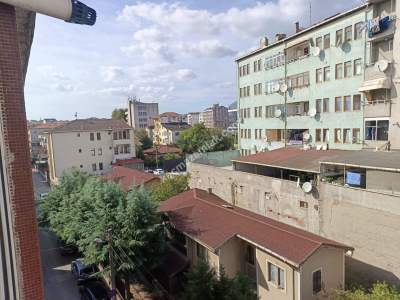 Kaçmaz Emlaktan Derince Merkezde Kiralık 3+1 Daire 2