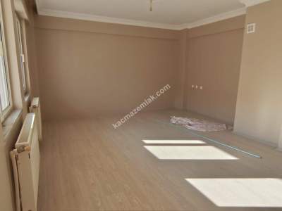 Kaçmaz Emlaktan Derince Yenikentte Kiralık 3+1 Daire 11