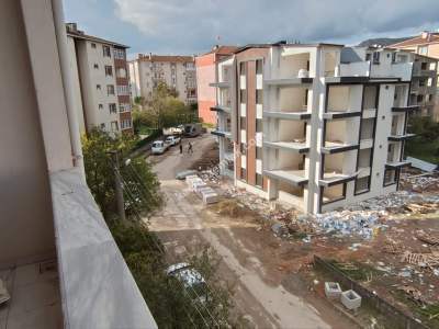 Kaçmaz Emlaktan Derince Yenikentte Kiralık 3+1 Daire 2