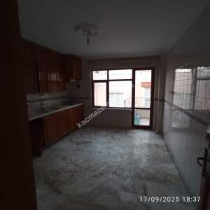 Mersin Mezitli Atatürk Mh Kiralık 3+1 Daire 2