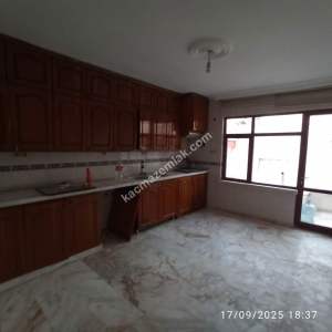 Mersin Mezitli Atatürk Mh Kiralık 3+1 Daire