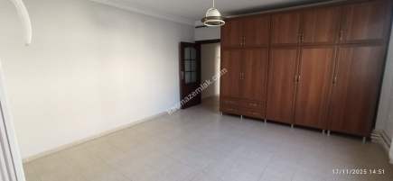 Mersin Yenişehir Palmiye Mh Kiralık 3+1 Doğalgaz Kombil 24