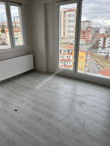 Niğde İnönü Mah.kiralik 3+1 Daire 13