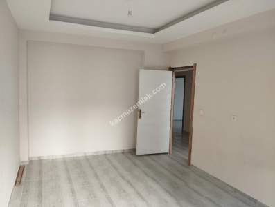 Siirt Gençlik Merkezi Yanı Kiralık 3+1 Daire 6