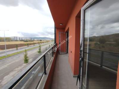 Sivas Kiralık Daire Lokman Hekim Cad Üzeri 1+1 14