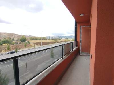 Sivas Kiralık Daire Lokman Hekim Cad Üzeri 1+1 13