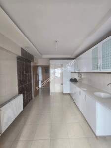 Sivas Merkez M.akif Ersoy Mah. 3+1 Kiralık Daire 4