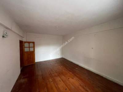 Araklı Merkezde Kiralık 3+1 Uygun Fiyatlı Daire 1