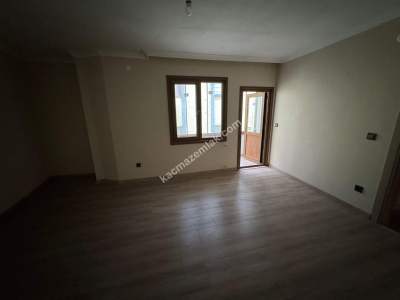 Trabzon Kaymaklı'da Ulaşımı Kolay Eşyasız 3+1 Kiralık 8