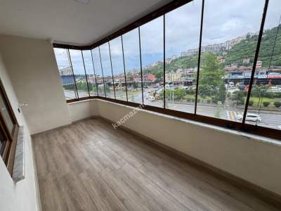 Trabzon Kaymaklı Mh. Cadde Üzeri 3+1 Kiralık Daire 1