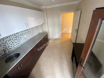 Yomra Merkezde Kiralık 1+1Daire 13