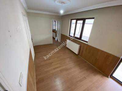 Yomra Merkezde Kiralık 1+1Daire 12