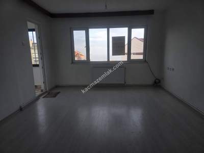 Bahçelievler Mahallesinde 3+1 Kiralık Daire 9