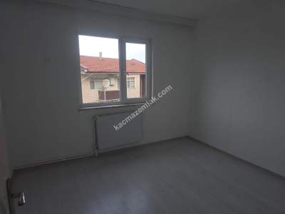 Bahçelievler Mahallesinde 3+1 Kiralık Daire 12