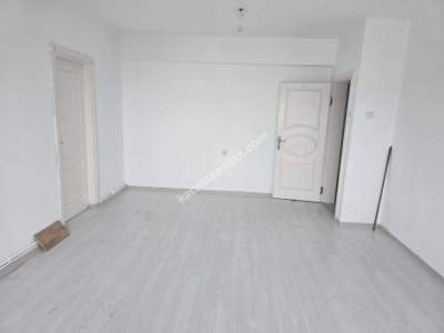 Bahçelievler Mahallesinde 3+1 Kiralık Daire 8