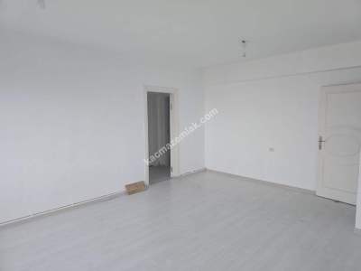 Bahçelievler Mahallesinde 3+1 Kiralık Daire 19