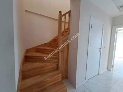 Antalya Güzeloba'da Dubleks 4+1 Kiralık Daire 31