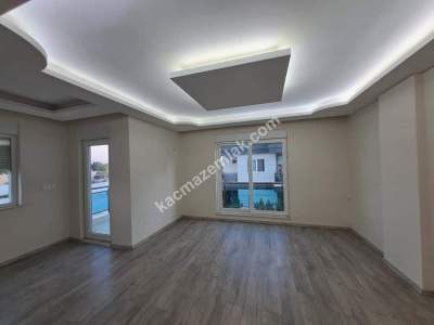 Antalya Güzeloba'da Dubleks 4+1 Kiralık Daire 34