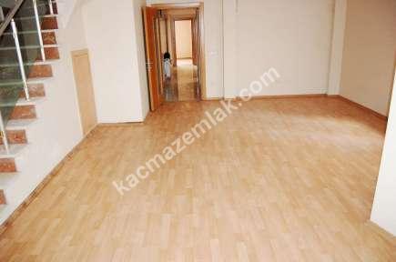 Bostancı Metroda Ebeveynli 4+2 Süper Dubleks 4