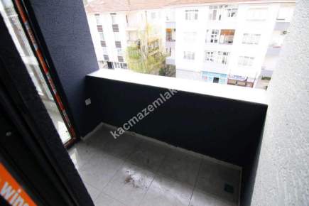 Çınar'da Metroya Yakın 3 Yıllık Binada Kiralık 3+2 16