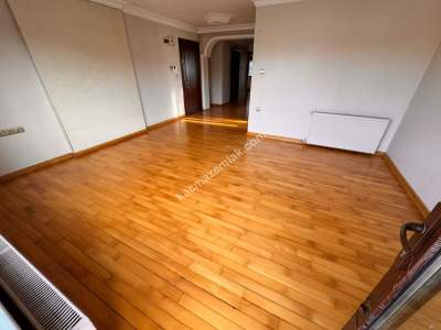 Acıbadem Akçaağaç Sokakta 250 M2 Net Kiralık 5+2Dubleks 16