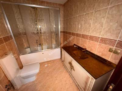 Acıbadem Akçaağaç Sokakta 250 M2 Net Kiralık 5+2Dubleks 27