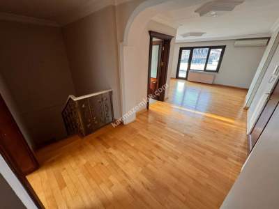 Acıbadem Akçaağaç Sokakta 250 M2 Net Kiralık 5+2Dubleks 18