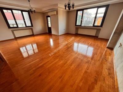 Acıbadem Akçaağaç Sokakta 250 M2 Net Kiralık 5+2Dubleks 4